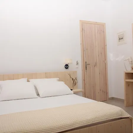 Meltemi Retreat Guest house Irakleia (Naxos)